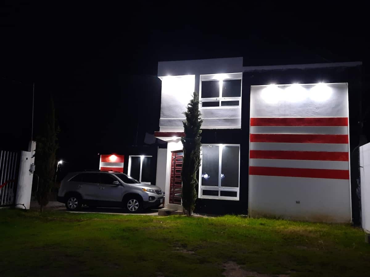 Villa McBarri de noche