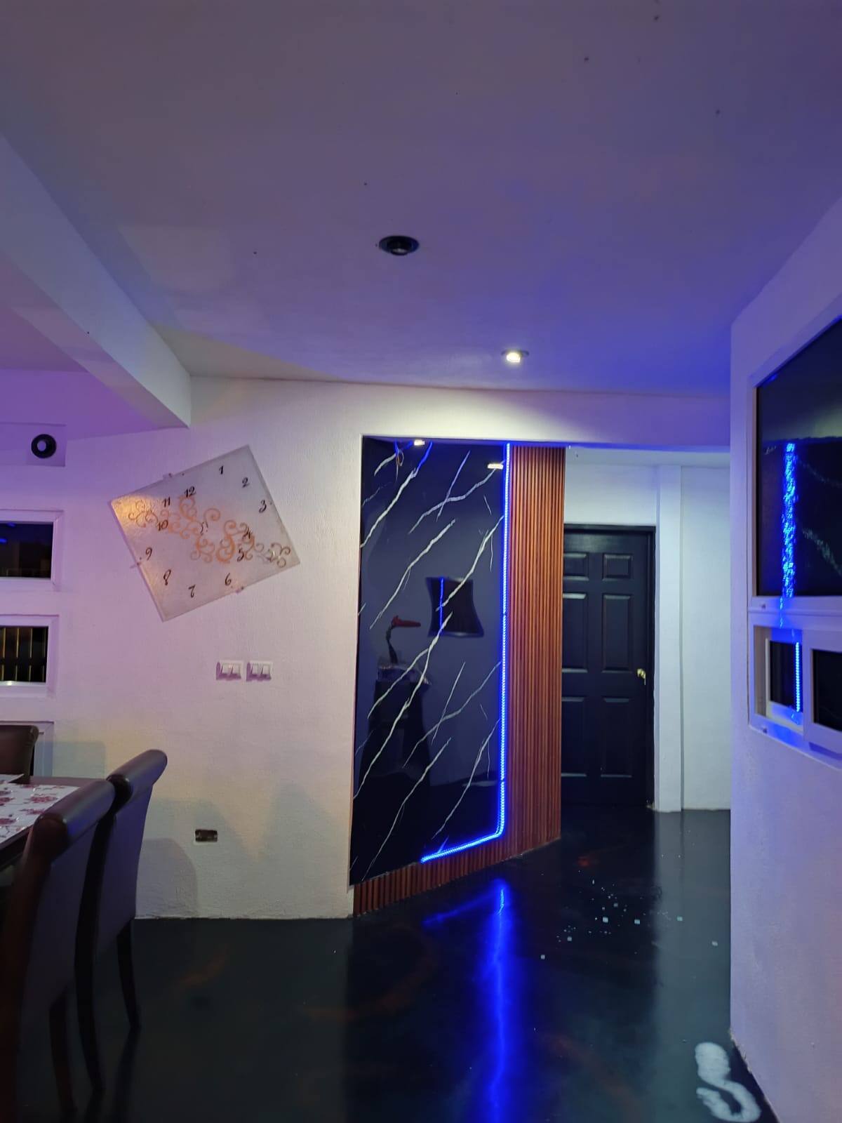 Pasillo y puerta